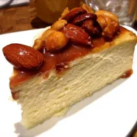 Snapdishの料理写真:salted caramel cheese cake|Mei Meiさん