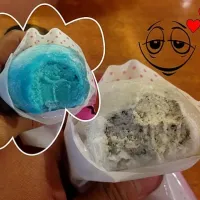 Snapdishの料理写真:Blue vanilla and black sesame mochi|ken miyahiraさん