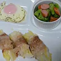 Snapdishの料理写真:白菜と豚肉の蒸しとｺﾝｿﾒｼﾞｭﾘｴﾝﾇ目玉焼き|tamさん