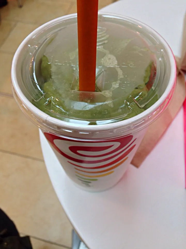 Spinach smoothie with apples and banana|joie chowさん