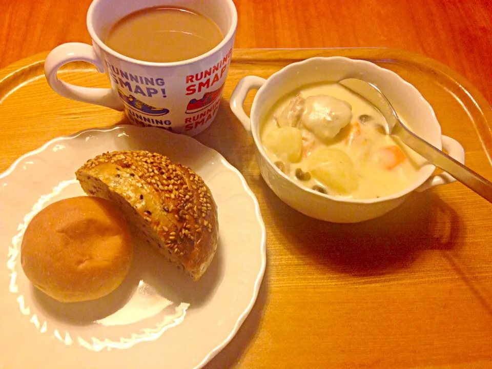 クリームシチューで朝食〜|ゆう子さん