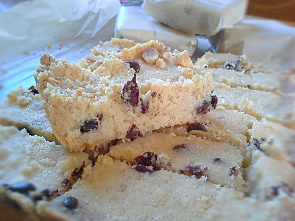 Chocolate Chip shortbread for the trick or treaters|Fe's kitchenさん