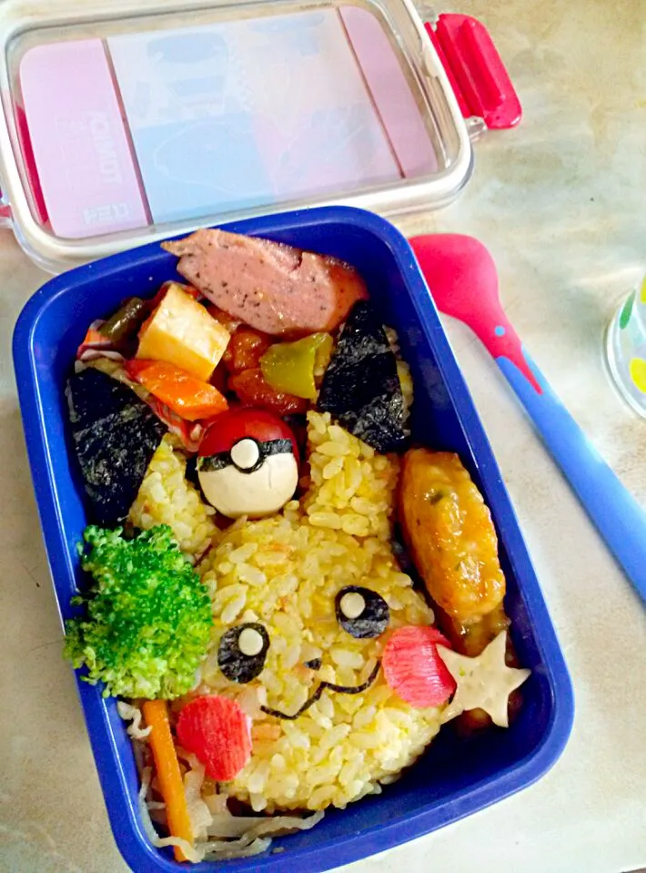 息子ちゃんお弁当♪
ピカチュウのつもりです✧٩(ˊωˋ*)و✧
酢豚
つくね照り焼き
ソーセージ
切り干し大根煮
ピカチュウカレーピラフ
トマトでモンスターボール
ブロッコリー|Midori Yokoyamaさん