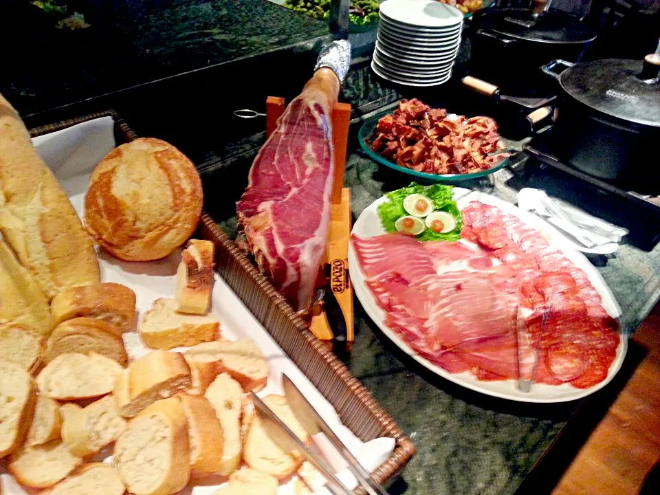 spain pig leg. Jamon.|josephさん