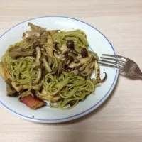 きのこ＆イカのバジルソースパスタ|さきぴょんさん