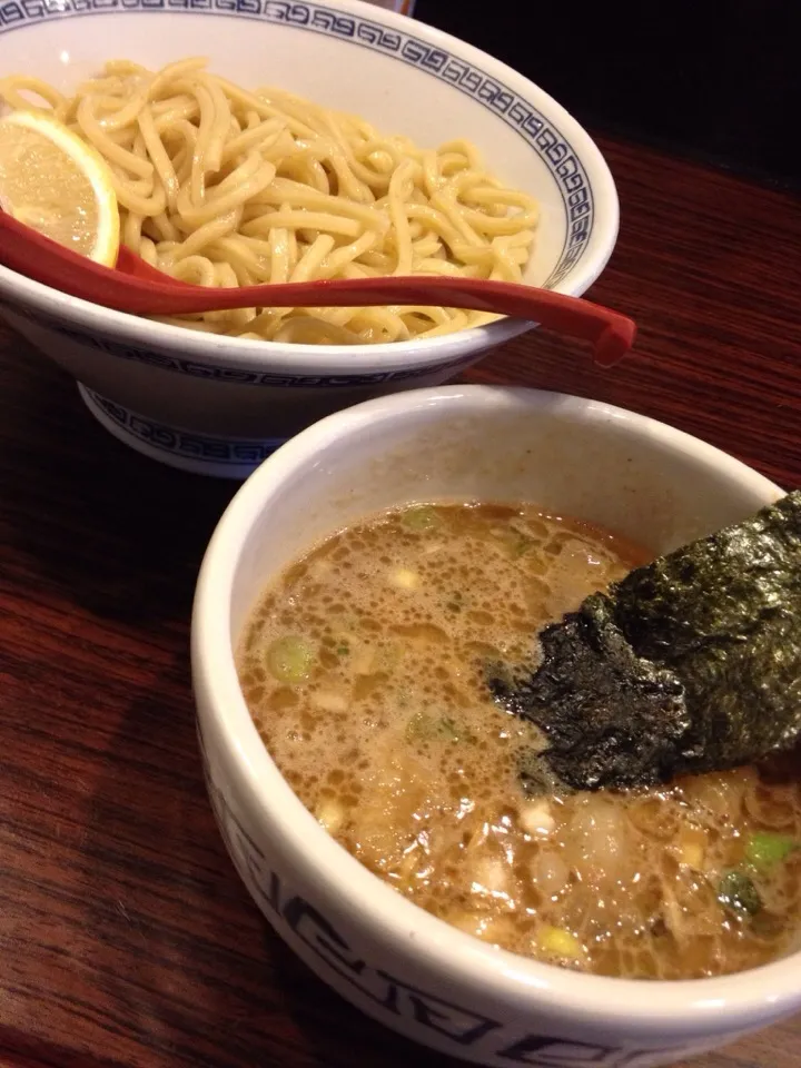 Snapdishの料理写真:牛ホルモンつけ麺|tadaroさん