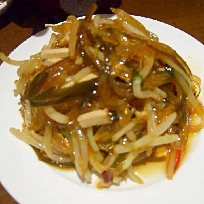 Mixed Bean Sprouts, Mushroom. Tofu, Cucumber & Seaweed in Sesame Oil & Seeds|Yvonne Limさん