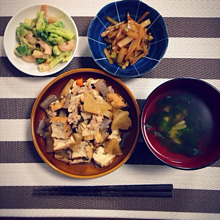 Snapdishの料理写真:大根と厚揚げと豚肉の煮物 晩ごはん11.1|ちさとさん