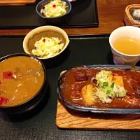 Snapdishの料理写真:でみぐらビーフとカレーかけごはん|naoさん