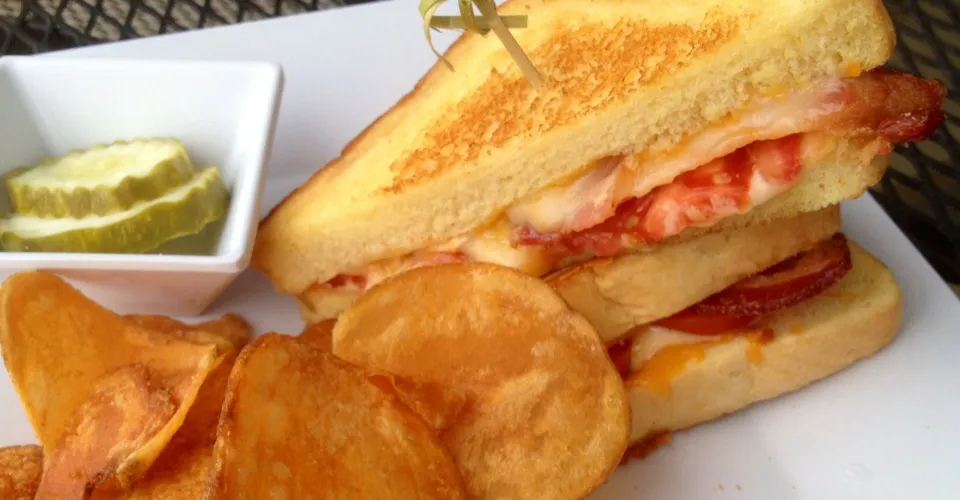 Gourmet three cheese bacon  and tomato grilled cheese|peggy waldonさん