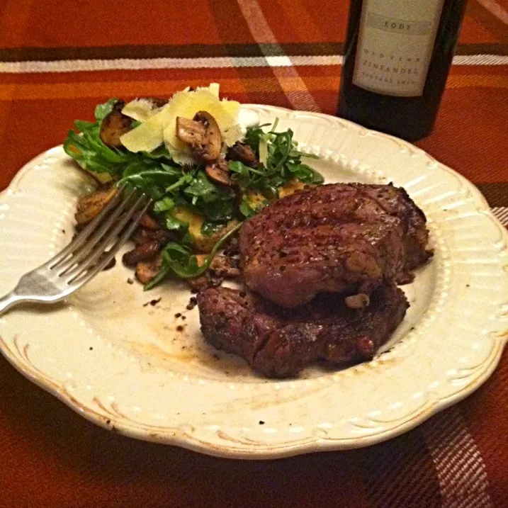 Snapdishの料理写真:Warm Mushroom-Arugula Salad over Crispy Polenta/Grilled Ribeye/Ravenswood Lodi|K Goodnessさん