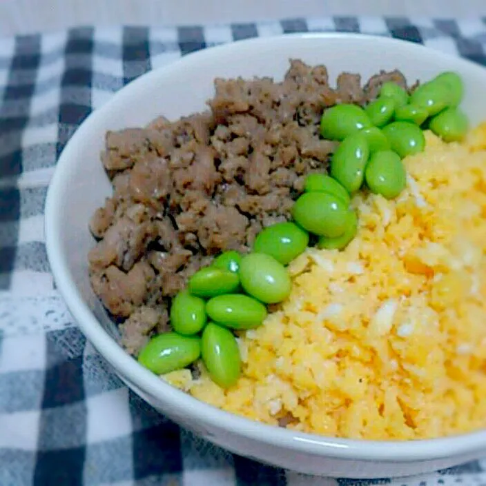 鶏そぼろ丼|さくらさん