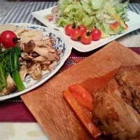 pork loin, hot vegie and fresh vegie salad maden by my mom xx|Yumiko Ueharaさん