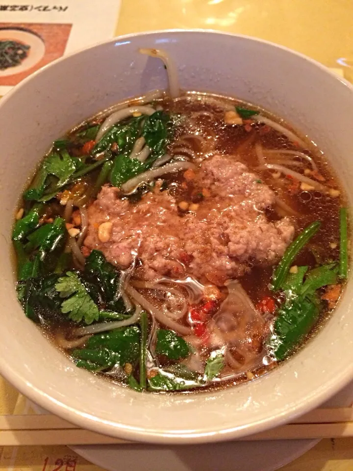 Snapdishの料理写真:トムヤム  辛いラーメン|morimi32さん