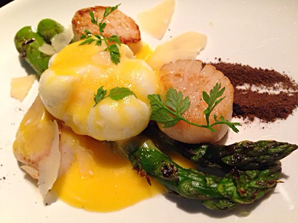 Scallops with poached egg in hollandaise sauce|sgさん