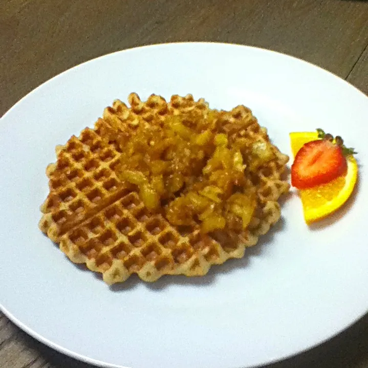 Snapdishの料理写真:Waffle with pineapple topping|Sai linさん