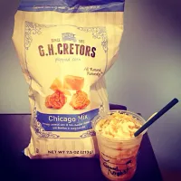 Snapdishの料理写真:G.H.CRETORS POPPED CORN Chicago Mix|dizzyさん