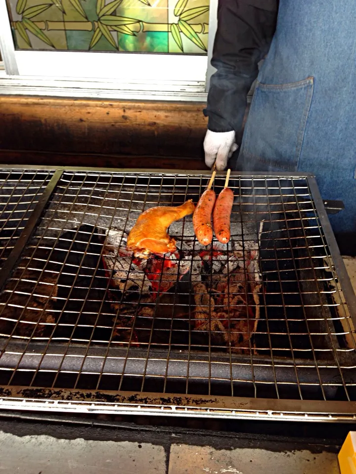 炭焼ソーセージと炭焼チキン|りょうさくさん