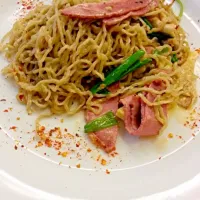 Springy Noodle with Beef Pastrami|Natalie James Solibunさん