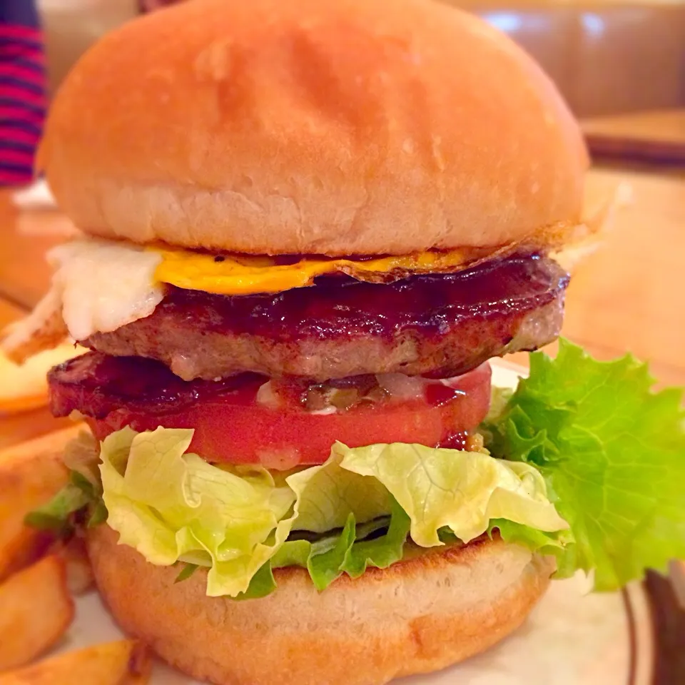 Snapdishの料理写真:Bacon Egg BBQ Burger|Junya Tanakaさん