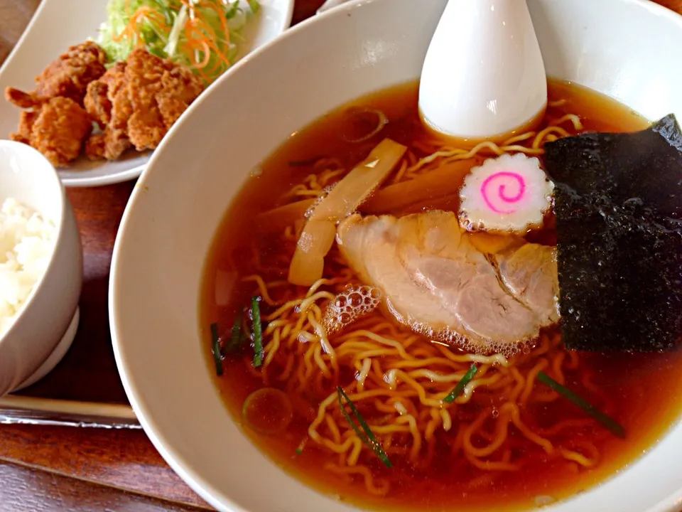 鈴木食堂 ラーメンからあげ定食|きのこせんぱいさん