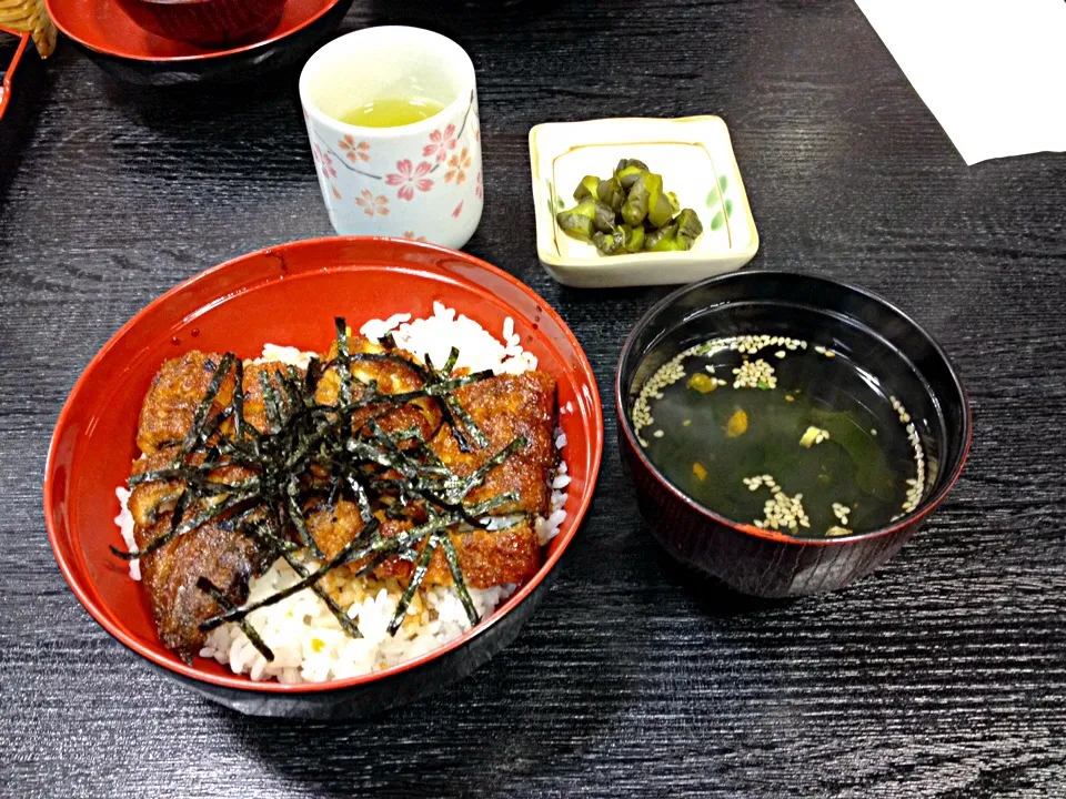 Snapdishの料理写真:三河一色産 鰻ひつま丼|Kenichi Watanabeさん