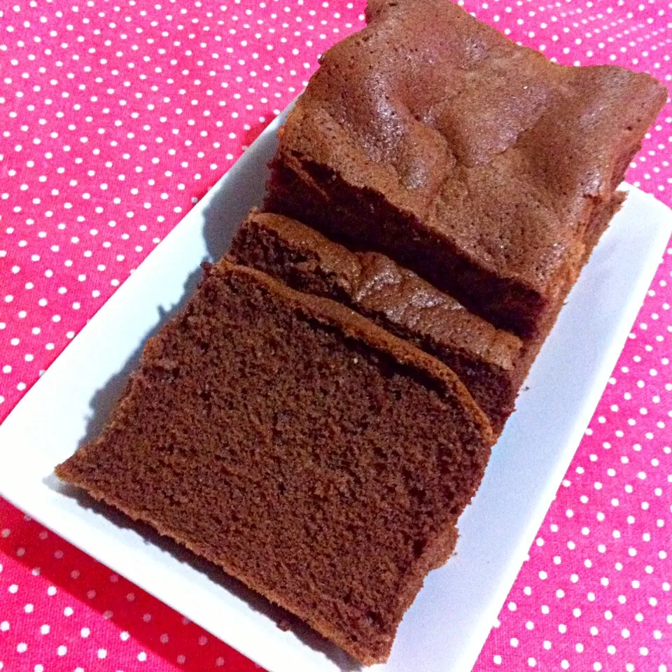 Fluffy chocolate sponge cake|Trish Wongさん