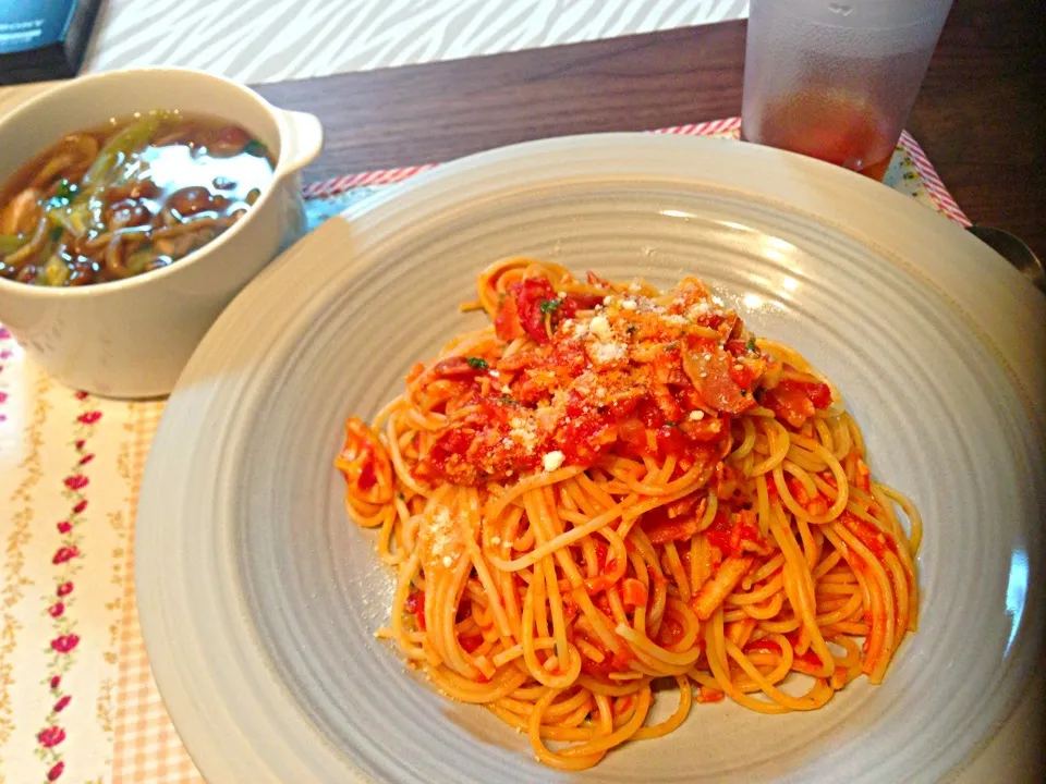 海鮮トマトパスタ、なめこと白菜のスープ|ちびさん