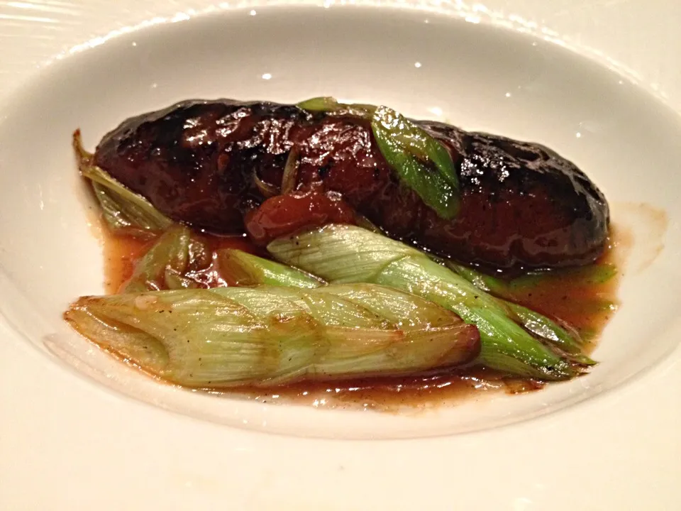 Braised sea cucumber with shallot|Nicholas Tayさん