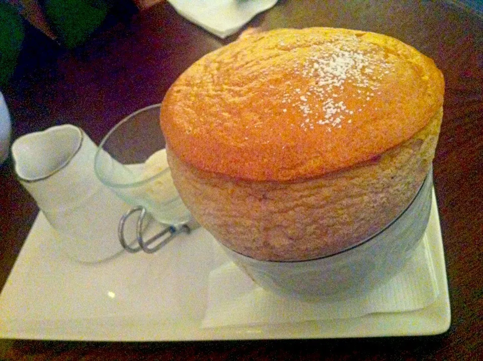 Chocolate soufflé with vanilla ice cream|skyblueさん