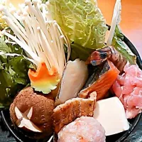 野菜　魚　肉類の寄せ鍋です|ぜきひめ（大関屋)さん