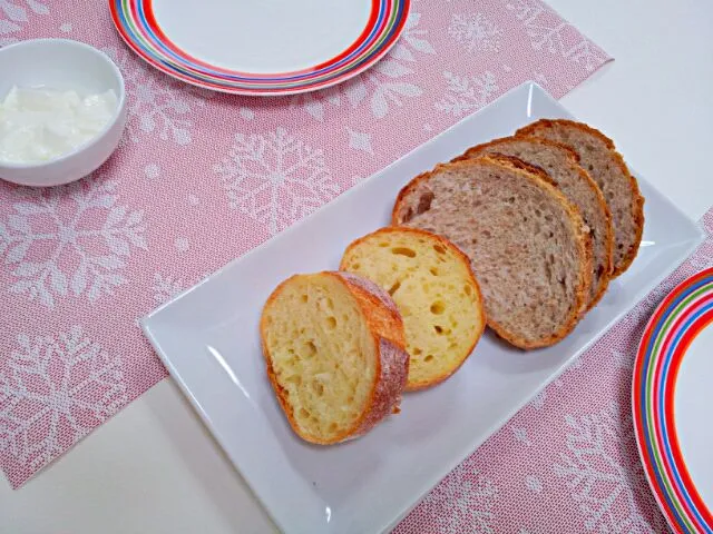 今日の朝食 パンとヨーグルト|pinknari🐰🌈さん