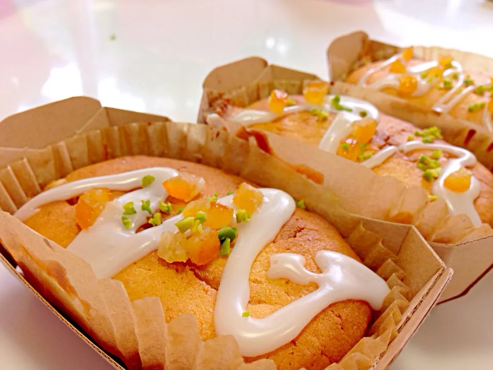 Snapdishの料理写真:Cream cheese butter cake|Reiko Kojimaさん