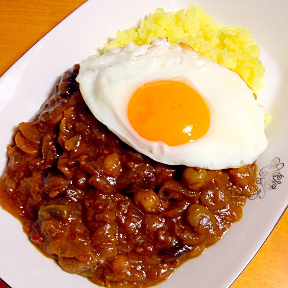 Snapdishの料理写真:2日目の豆キーマカレー目玉焼きトッピング|カウンター嬢さん