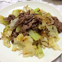 Snapdishの料理写真:牛肉とキャベツのごま塩炒め|asterさん