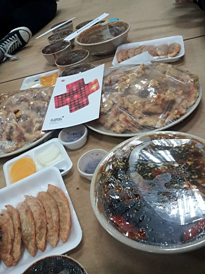 Snapdishの料理写真:졸전날 짜장면과 탕수육|JWさん