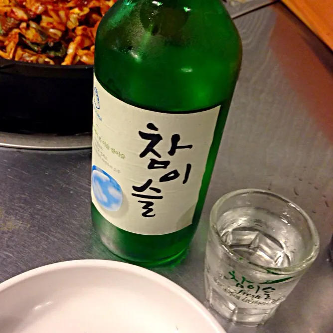 Snapdishの料理写真:韓国のお酒ー♪チャミスル♪|來未さん