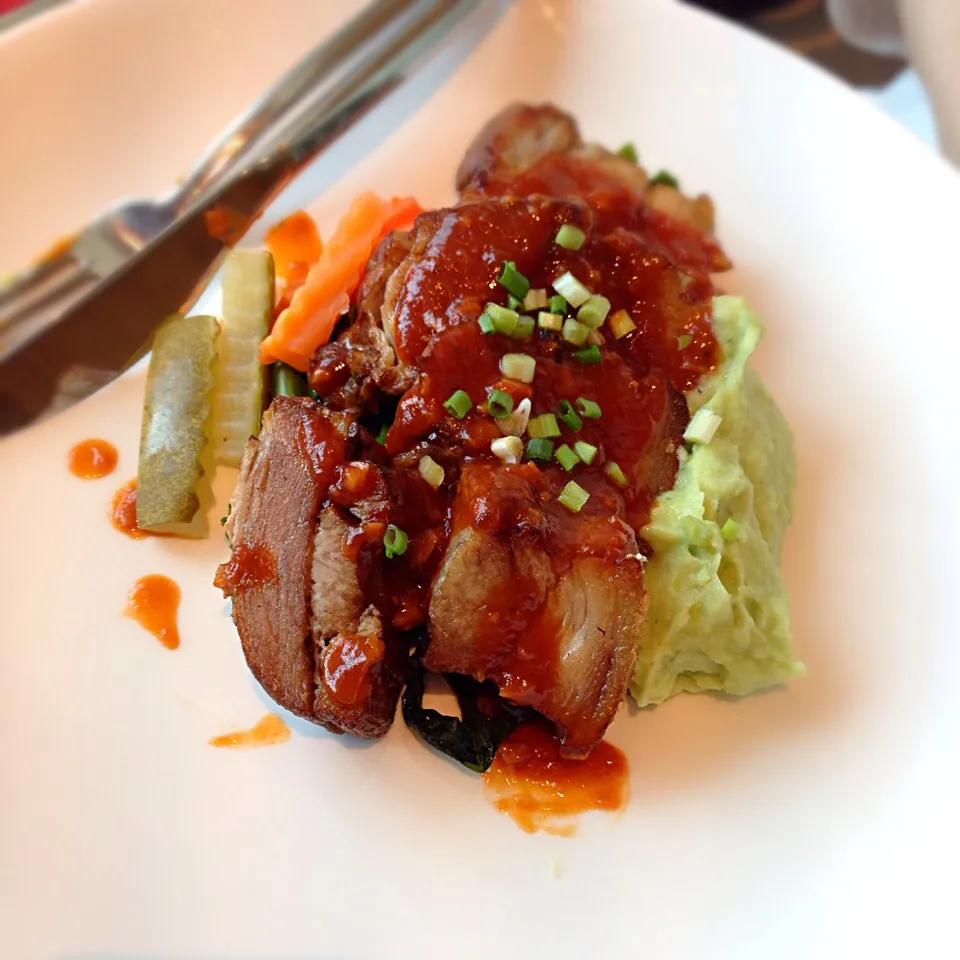 Barbecue Pork Belly on Pickles and Mash|nicky tangさん