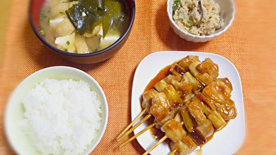 焼き鳥 、味噌汁、卯の花|おれおさん