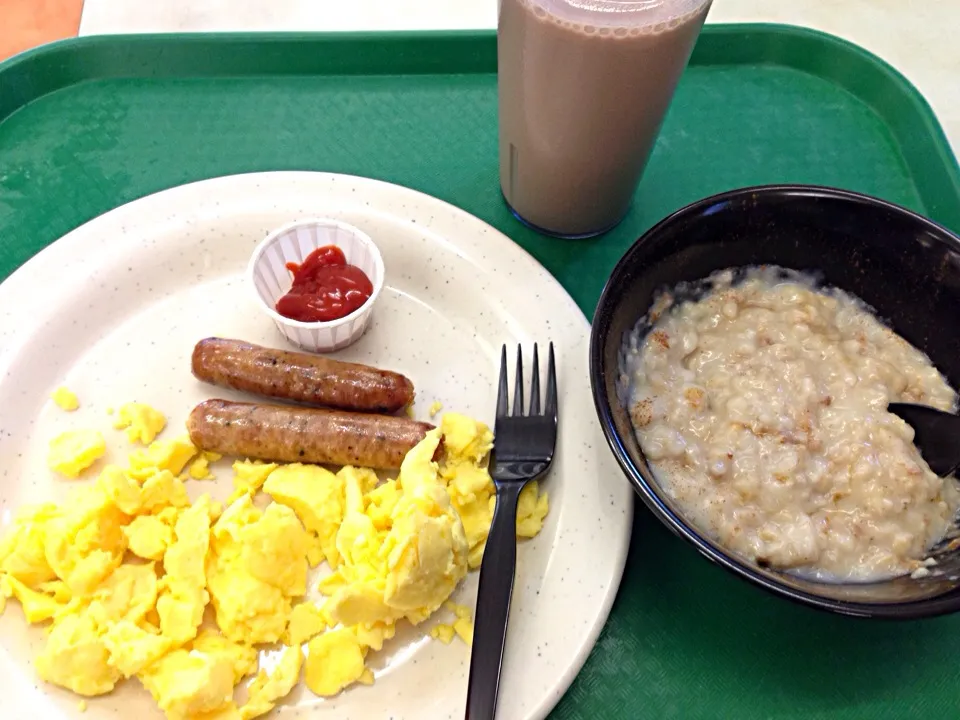 Oatmeal, eggs, sausage, choco soy milk|joie chowさん