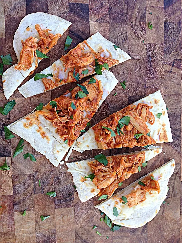 BBQ Chicken on Garlic Flatbread|lindsay robesonさん