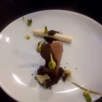 Snapdishの料理写真:Chocolate cremoux, choco crunch, avocado puree, lime ice cream, chocolate soil|evaさん