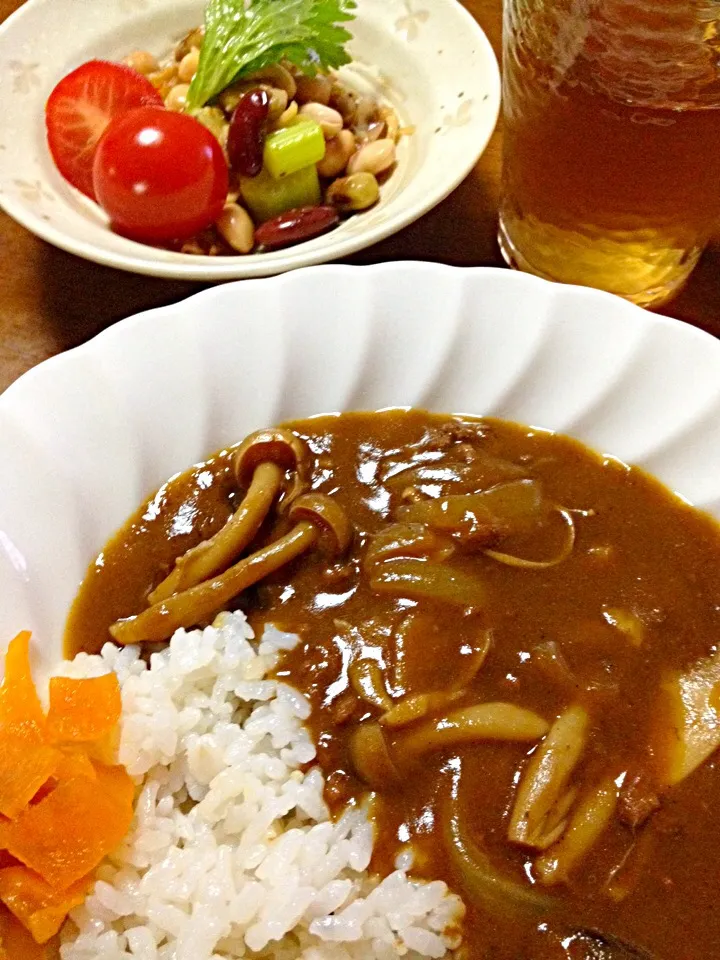 きのこカレーと豆サラダ|いちこさん