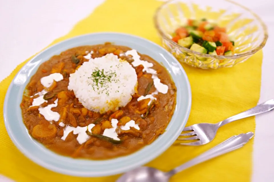 大福豆のカレー◎アボカドサラダ|asknodaさん