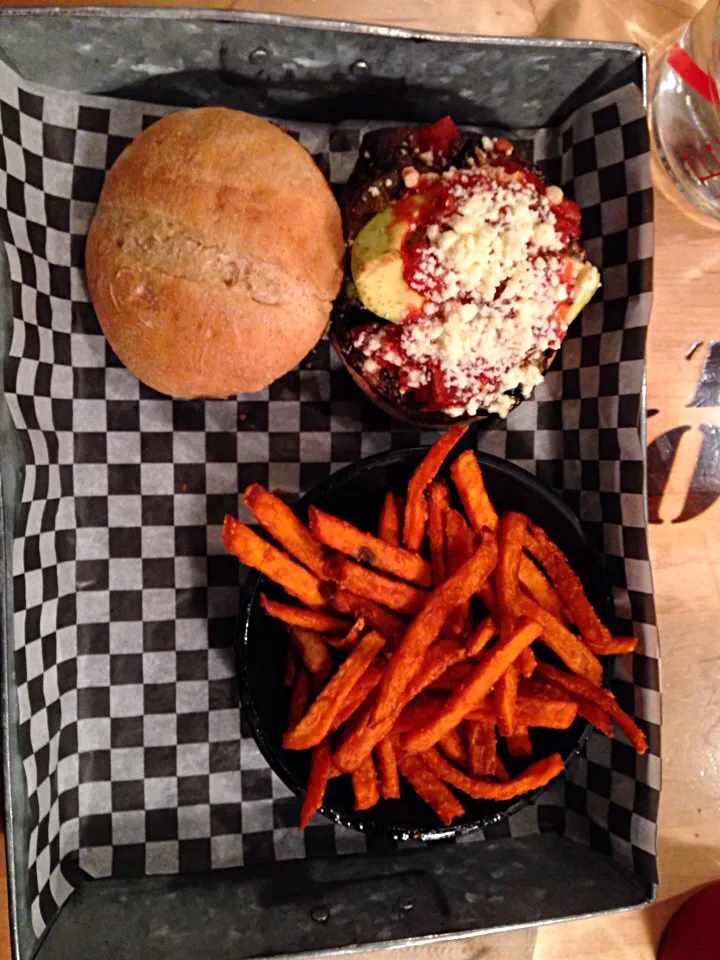 Whole wheat burger with beef, avocado, eggplant, salsa and feta, sweet potato fries|joie chowさん