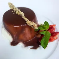 Coconut panna cotta, honey chocolate sauce, crunchy stick|evaさん