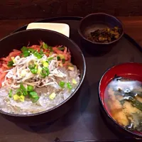 富士市のSUNZOKのえび贅沢丼|Tomoakiさん