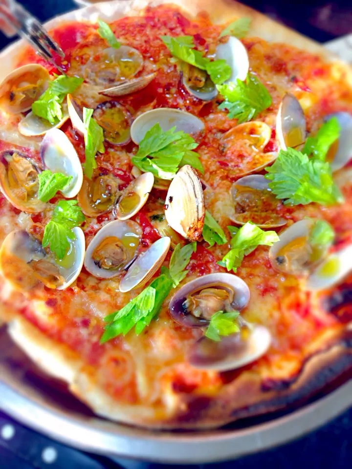 Hot vongole pizza🍕辛い大人仕様 by chef shikano|🌈Ami🍻さん