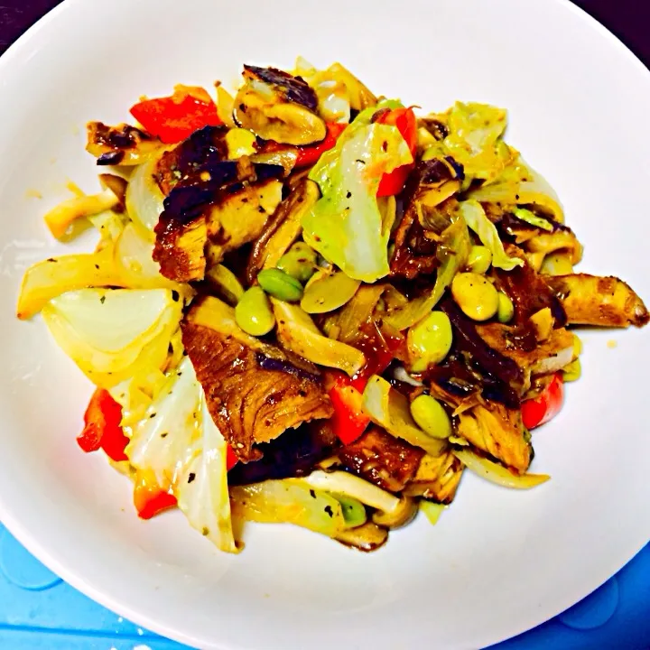 Snapdishの料理写真:Tuna BBQue and Vegies tossed in oyster sauce|Jaimie Alvarezさん