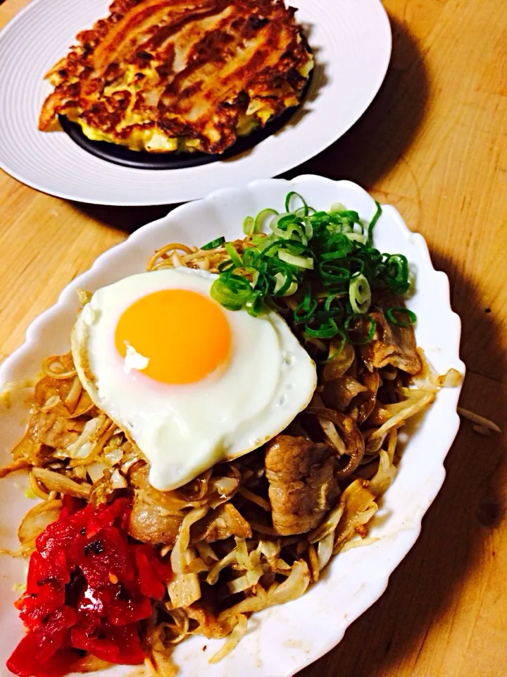 Snapdishの料理写真:ソース焼きそば＆お好み焼き|natsuhaさん